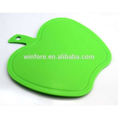 China Supplier Fruit shaped Kitchen plastic cutting board vegetable fruit chopping board